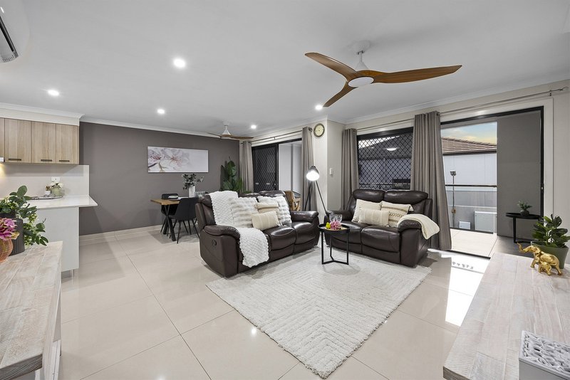 Photo - 21/1 Jaffa Crescent, Calamvale QLD 4116 - Image 3