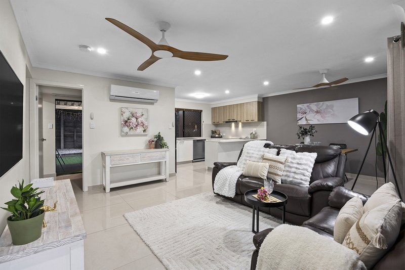 Photo - 21/1 Jaffa Crescent, Calamvale QLD 4116 - Image 4