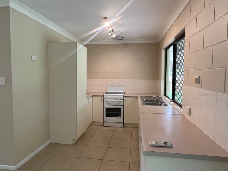 Photo - 211 Kelso Drive, Kelso QLD 4815 - Image 6