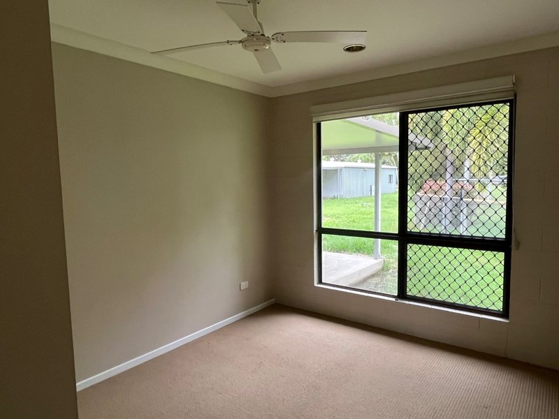 Photo - 211 Kelso Drive, Kelso QLD 4815 - Image 10