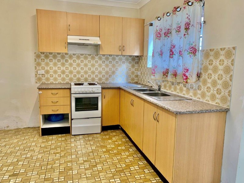 Photo - 2/11 Kurrajong Street, Cabramatta NSW 2166 - Image 2