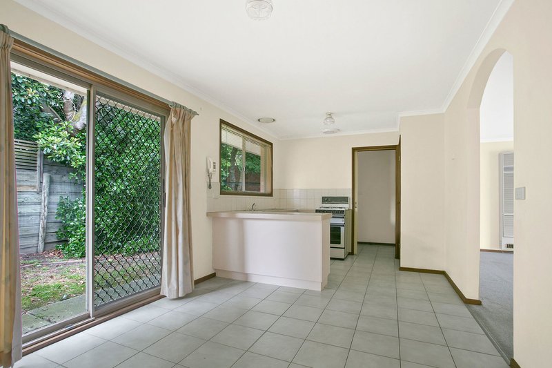 Photo - 2/11 Lloyd Street, Langwarrin VIC 3910 - Image 3