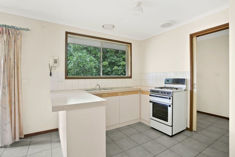 Photo - 2/11 Lloyd Street, Langwarrin VIC 3910 - Image 4