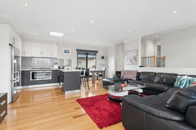 Photo - 2/11 Maroondah Highway, Lilydale VIC 3140 - Image 1