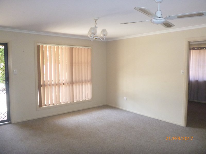 Photo - 2/11 Martin Place, Kingaroy QLD 4610 - Image 2