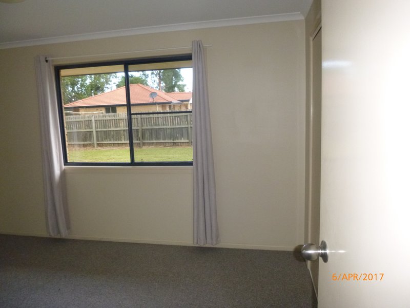 Photo - 2/11 Martin Place, Kingaroy QLD 4610 - Image 5