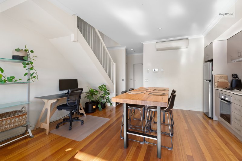 Photo - 2/11 Merrifield Street, Brunswick VIC 3056 - Image 6