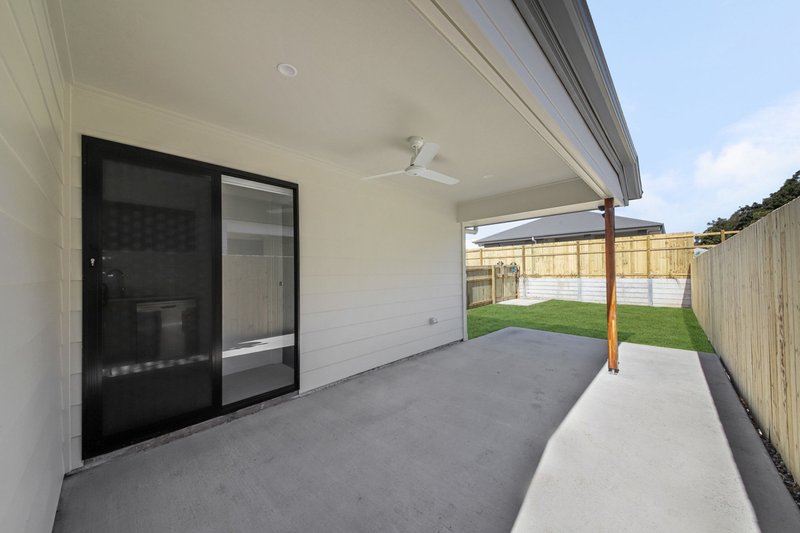 Photo - 2/11 Morris Place, Burpengary East QLD 4505 - Image 8