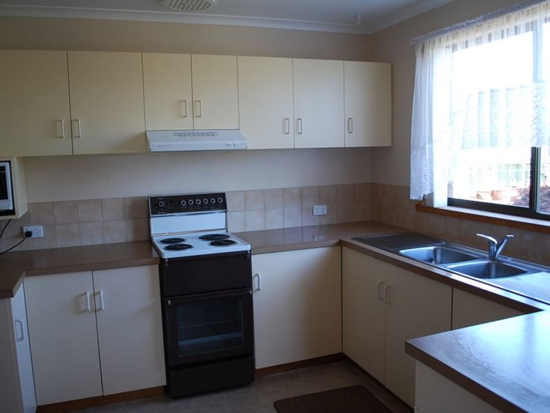 Photo - 2/11 Morse Place, Wynyard TAS 7325 - Image 2