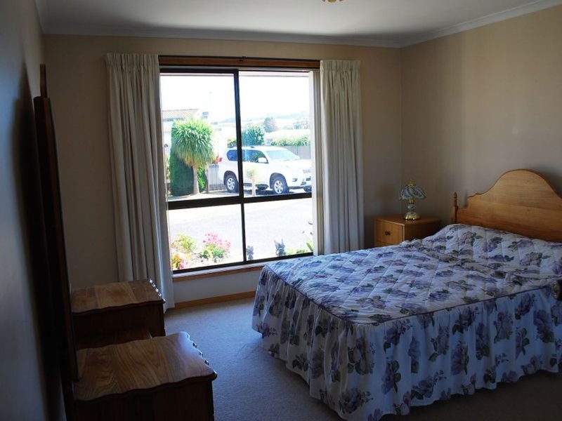 Photo - 2/11 Morse Place, Wynyard TAS 7325 - Image 8