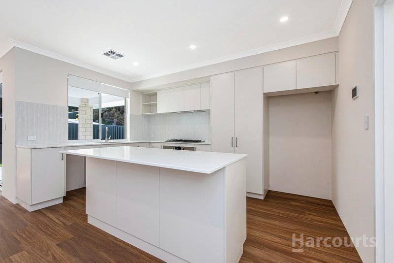 Photo - 2/11 Murray Crescent, Halls Head WA 6210 - Image 4