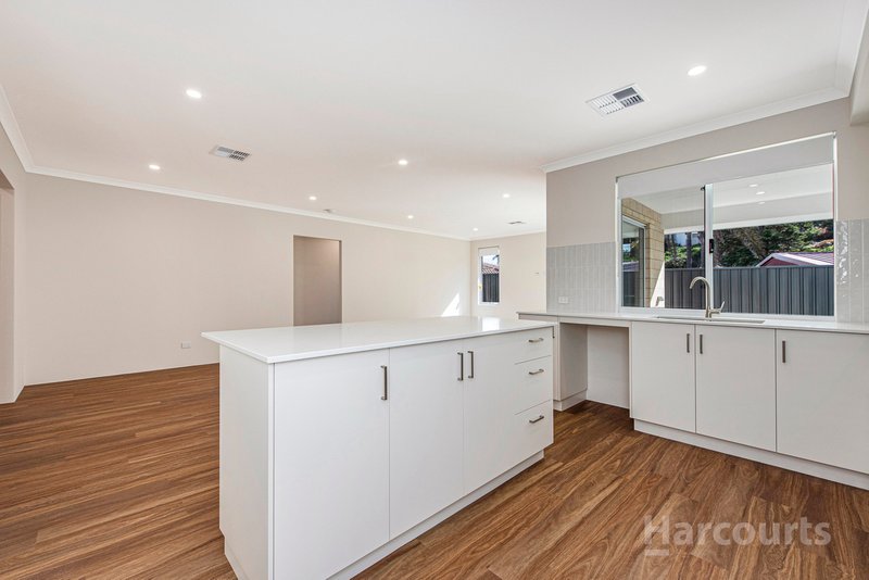 Photo - 2/11 Murray Crescent, Halls Head WA 6210 - Image 6