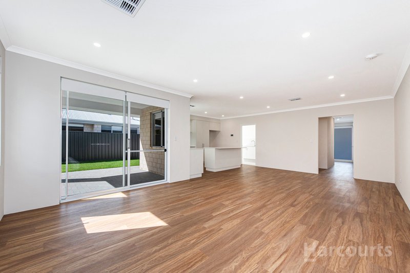 Photo - 2/11 Murray Crescent, Halls Head WA 6210 - Image 7