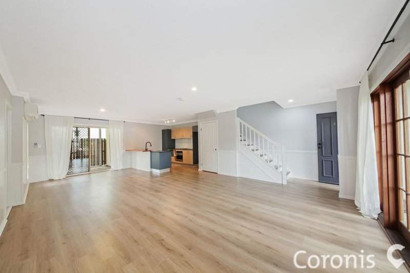 Photo - 2/11 Noble Street, Clayfield QLD 4011 - Image 2