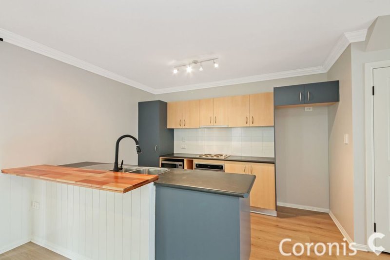 Photo - 2/11 Noble Street, Clayfield QLD 4011 - Image 5