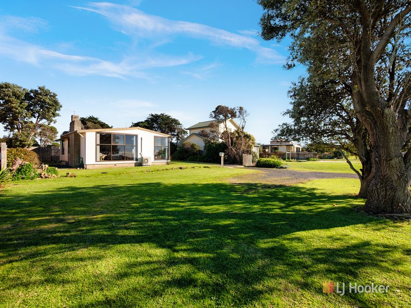 Photo - 211 Old Bass Highway, Wynyard TAS 7325 - Image 2