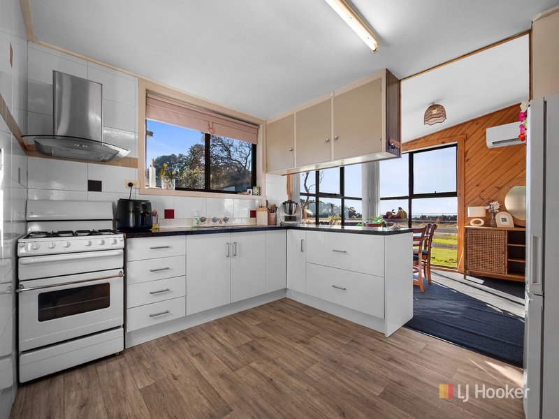 Photo - 211 Old Bass Highway, Wynyard TAS 7325 - Image 10