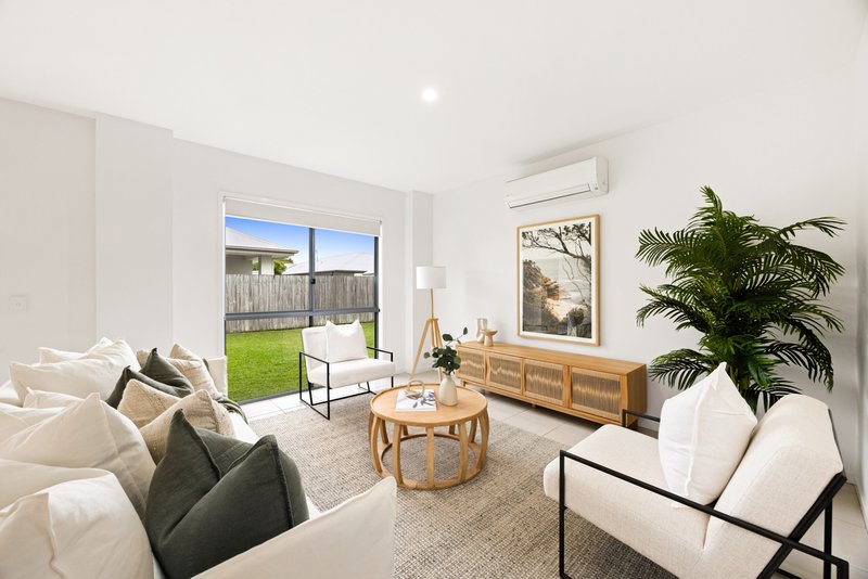 Photo - 2/11 Pangali Circuit, Birtinya QLD 4575 - Image 2