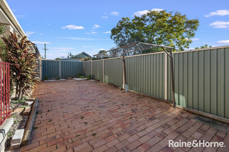 Photo - 2/11 Park Street, Ingleburn NSW 2565 - Image 9