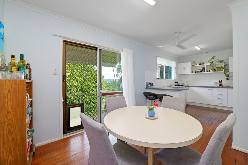 Photo - 211 Patricks Road, Ferny Hills QLD 4055 - Image 5