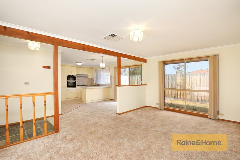 Photo - 2/11 Phillip Street, Melton South VIC 3338 - Image 5