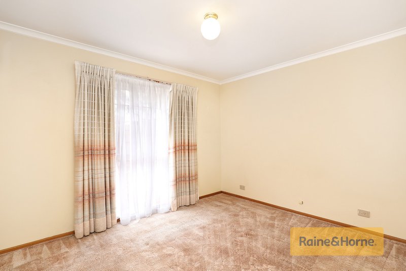 Photo - 2/11 Phillip Street, Melton South VIC 3338 - Image 8