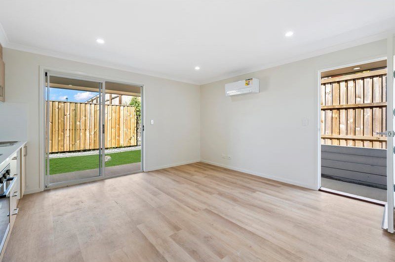 Photo - 2/11 Pleasant Street, Morayfield QLD 4506 - Image 4