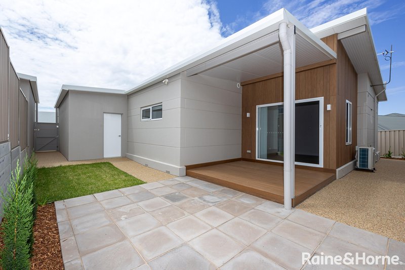 Photo - 2/11 Preston Crescent, Lloyd NSW 2650 - Image 11