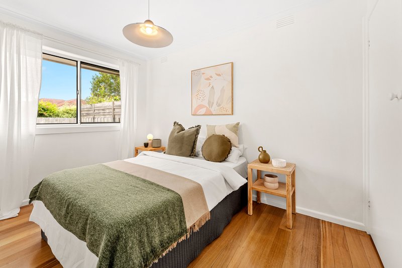 Photo - 2/11 Reid Street, Oakleigh South VIC 3167 - Image 4