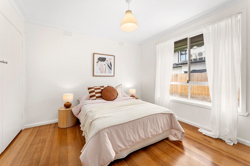 Photo - 2/11 Reid Street, Oakleigh South VIC 3167 - Image 5