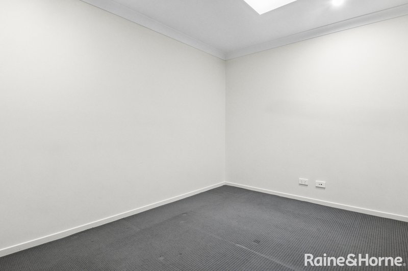 Photo - 2/11 Roebuck Street, Goulburn NSW 2580 - Image 13