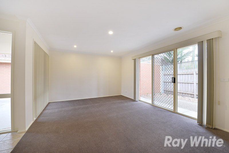 Photo - 2/11 Ross Street, Ferntree Gully VIC 3156 - Image 3