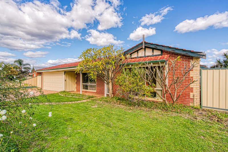 211 Seville Drive, Seville Grove WA 6112