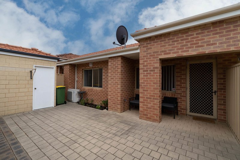 Photo - 2/11 Sheoak Road, Maddington WA 6109 - Image 3