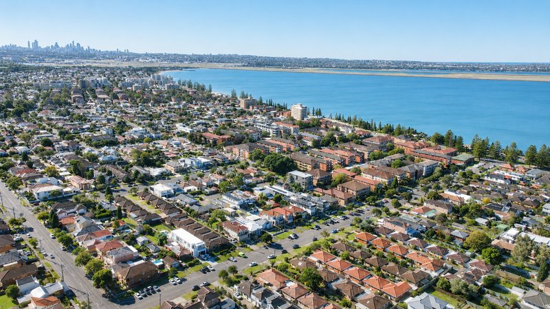Photo - 2/11 Solander Street, Monterey NSW 2217 - Image 8
