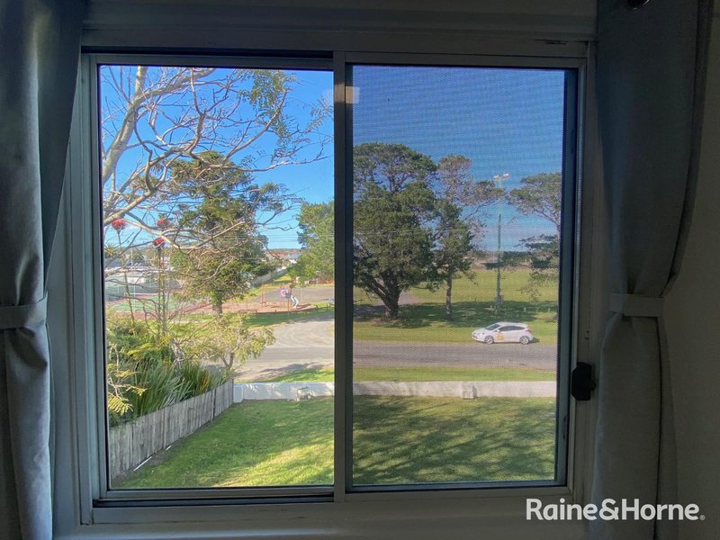 Photo - 2/11 South Street, Greenwell Point NSW 2540 - Image 5