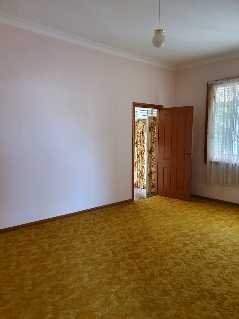 Photo - 2/11 Staff Street, Wollongong NSW 2500 - Image 7