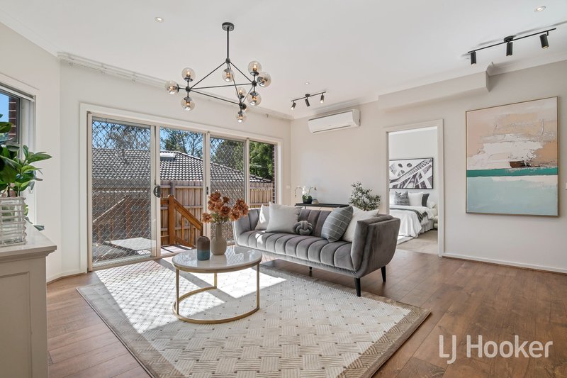 Photo - 2/11 Stuart Crescent, Nunawading VIC 3131 - Image 3