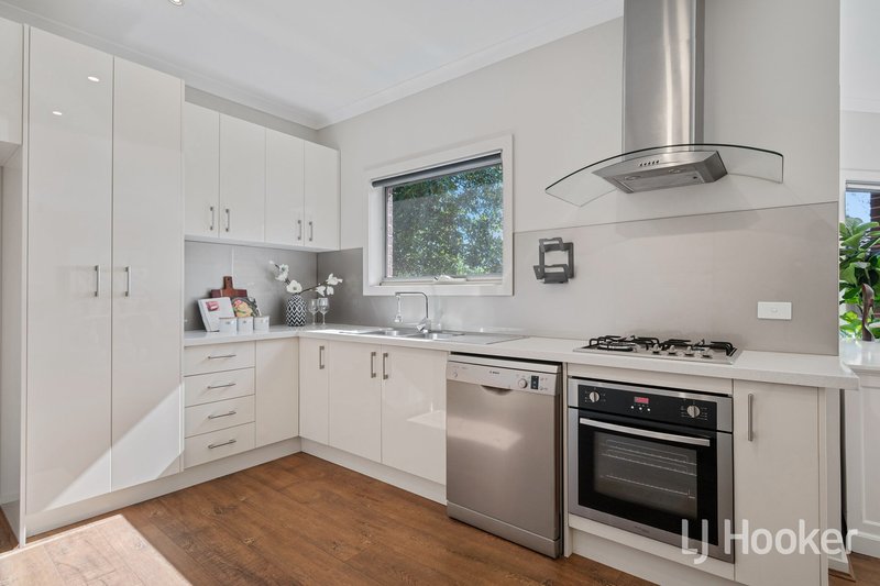 Photo - 2/11 Stuart Crescent, Nunawading VIC 3131 - Image 4