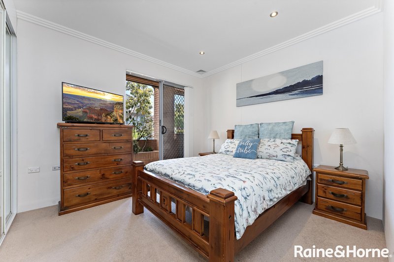 Photo - 2/11 Stuart Street, Helensburgh NSW 2508 - Image 7