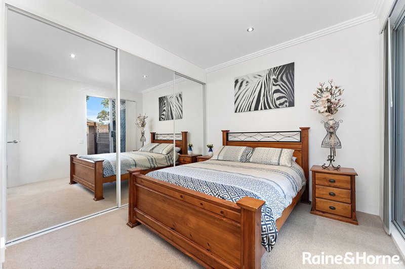 Photo - 2/11 Stuart Street, Helensburgh NSW 2508 - Image 9