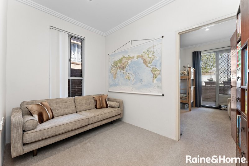 Photo - 2/11 Stuart Street, Helensburgh NSW 2508 - Image 11