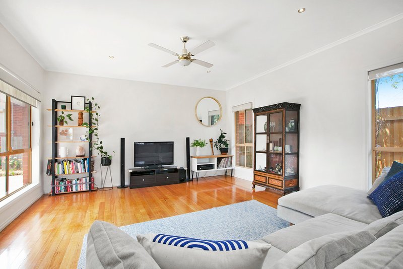 Photo - 2/11 Symons Street, Preston VIC 3072 - Image 3