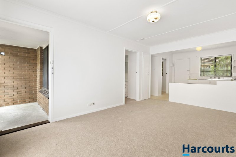 Photo - 2/11 Vale Street, Alfredton VIC 3350 - Image 4