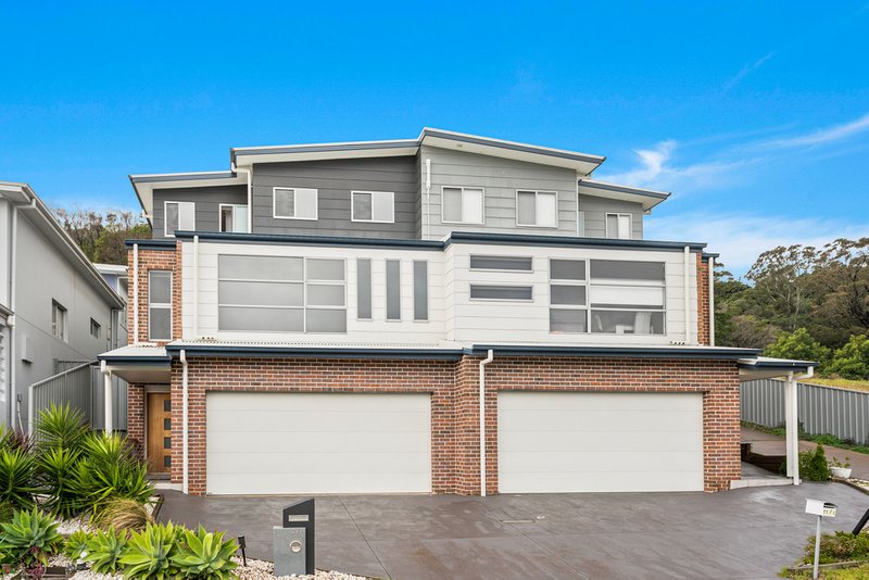 2/11 Valley View Crescent, Albion Park NSW 2527