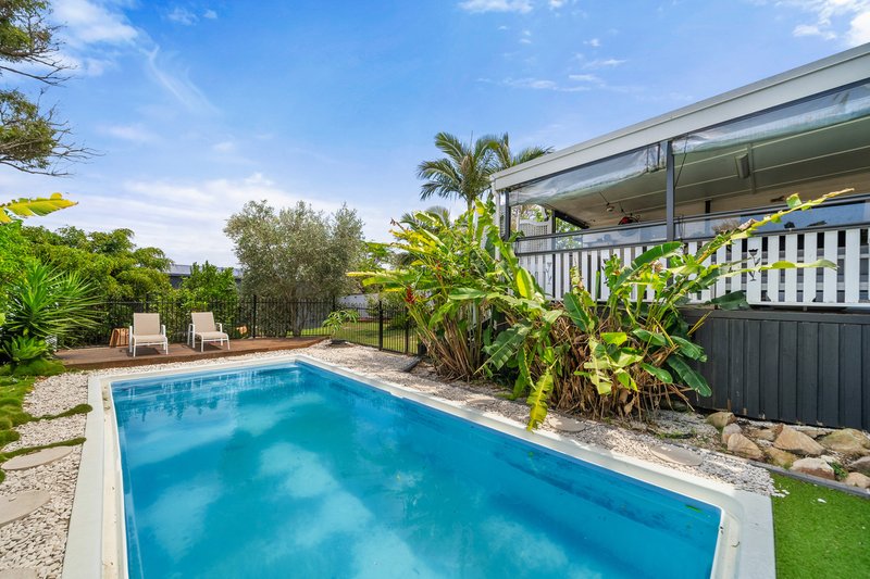 Photo - 211 Victoria Avenue, Margate QLD 4019 - Image 3