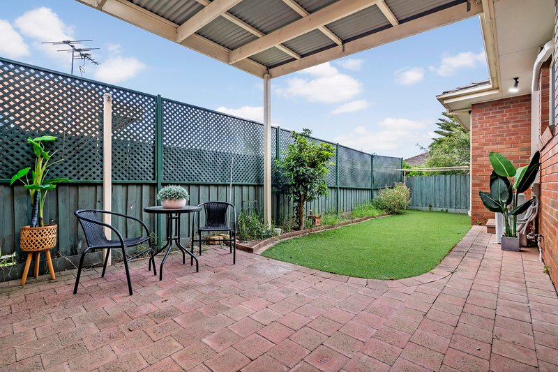 Photo - 2/11 Wandoo Avenue, Clarinda VIC 3169 - Image 8