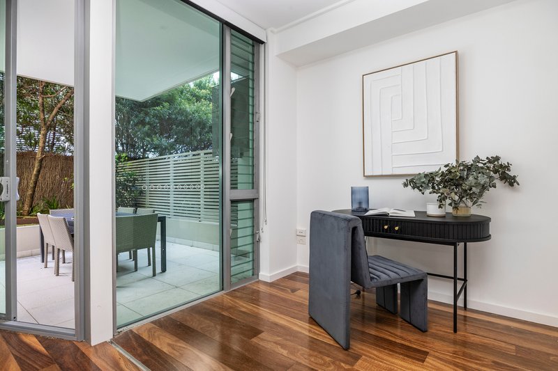 Photo - 2/11 Waverley Crescent, Bondi Junction NSW 2022 - Image 3