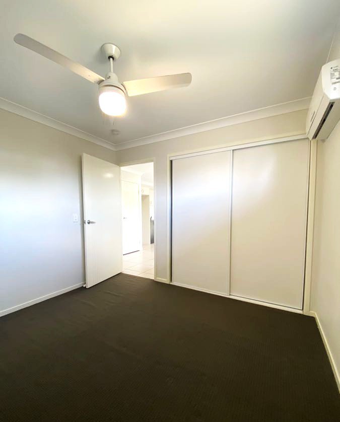 Photo - 2/11 Westray Crescent, Redbank Plains QLD 4301 - Image 3