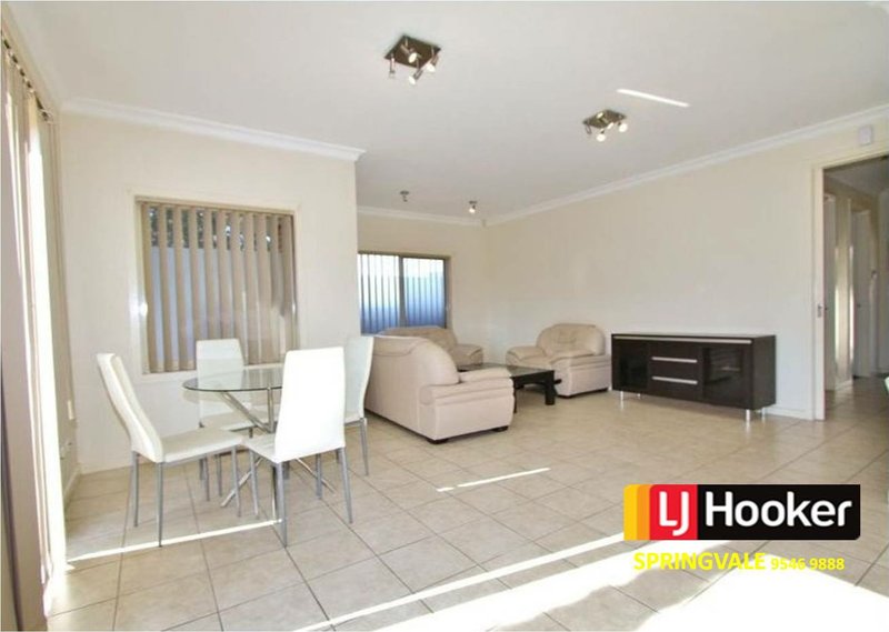 Photo - 2/11 Whitworth Avenue, Springvale VIC 3171 - Image 2